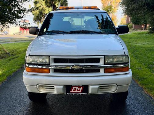 2004 Chevrolet Blazer LS