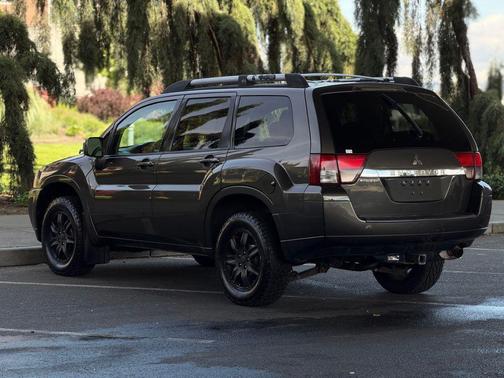 Carbon Pearl 2011 Mitsubishi Endeavor LS