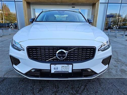 2025 Volvo S60 Plus