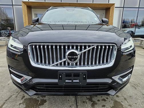 Onyx Black 2024 Volvo XC90 Plus