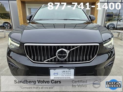 2025 Volvo XC40 B5 Plus Bright Theme