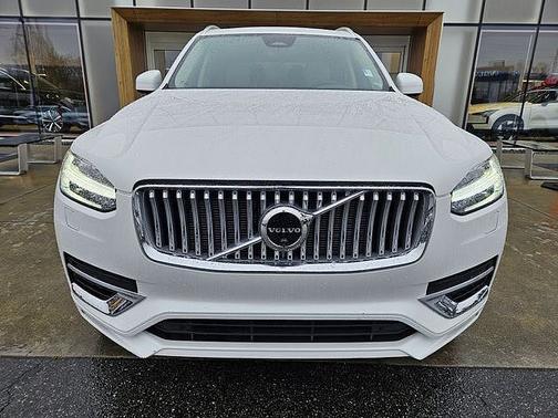 2023 Volvo XC90 Plus