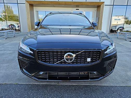 Onyx Black 2024 Volvo V60 Recharge Plug-In Hybrid Polestar