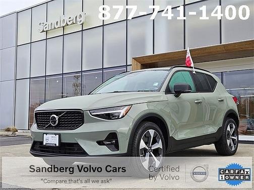 2023 Volvo XC40 B5 AWD Ultimate Dark