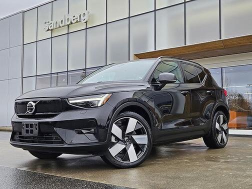 Onyx Black 2023 Volvo XC40 Ultimate