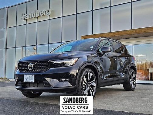 2025 Volvo XC40 Plus