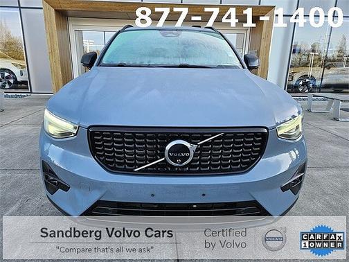 2023 Volvo XC40 B5 AWD Ultimate Dark