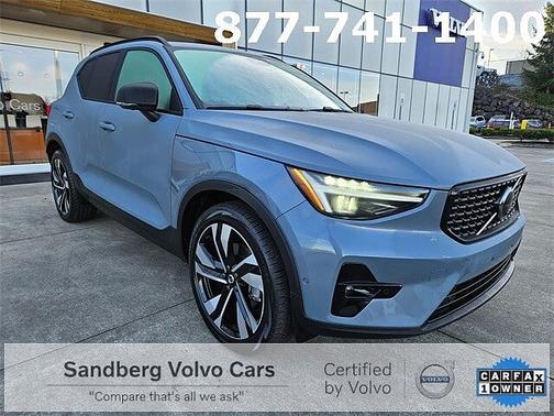 2023 Volvo XC40 B5 AWD Ultimate Dark