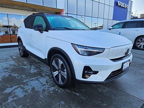 2023 Volvo XC40 Plus