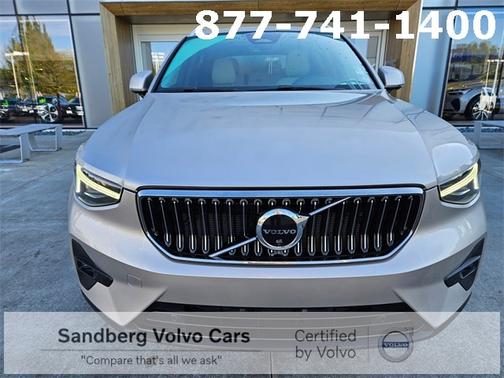 2023 Volvo XC40 B5 AWD Ultimate Bright