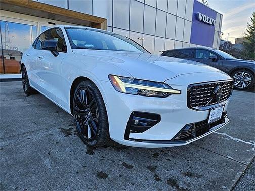 2023 Volvo S60 Plus