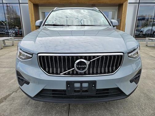 Vapour Grey 2025 Volvo XC40 Plus