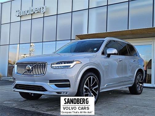 2023 Volvo XC90 Plus