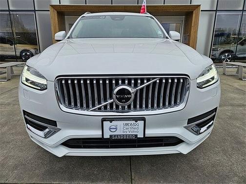 2023 Volvo XC90 Plus