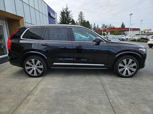 Onyx Black 2024 Volvo XC90 Plus