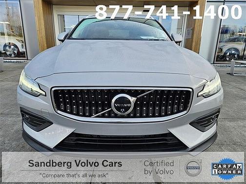 2025 Volvo V60 Cross Country Plus