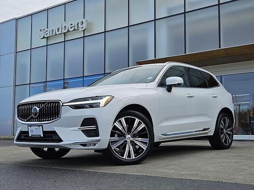 Crystal White 2023 Volvo XC60 Plus