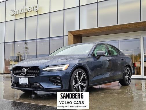 2023 Volvo S60 Recharge Plug-In Hybrid Plus Dark