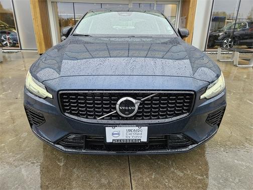 2023 Volvo S60 Recharge Plug-In Hybrid Plus Dark