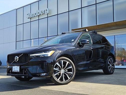 Onyx Black 2023 Volvo XC60 Plus