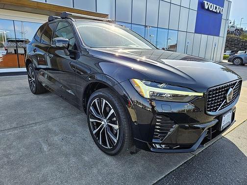Onyx Black 2023 Volvo XC60 Plus