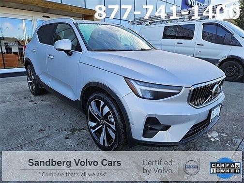 2025 Volvo XC40 Plus