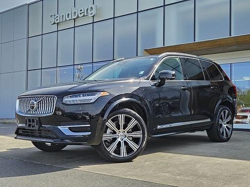 Onyx Black 2024 Volvo XC90 T8 Ultimate Bright 7-Seater