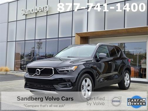 2022 Volvo XC40 T5 AWD Momentum