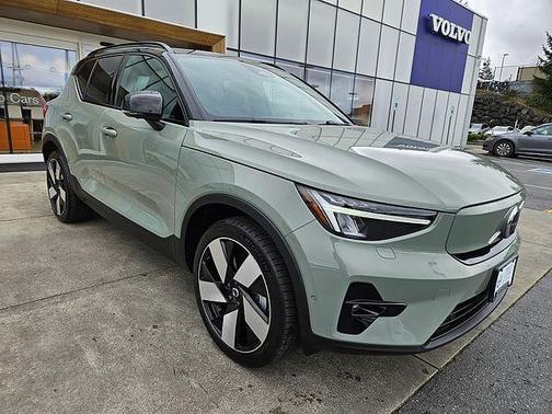 2023 Volvo XC40 Plus