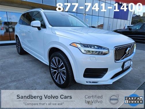 2022 Volvo XC90 T6 AWD Momentum 6 Seater