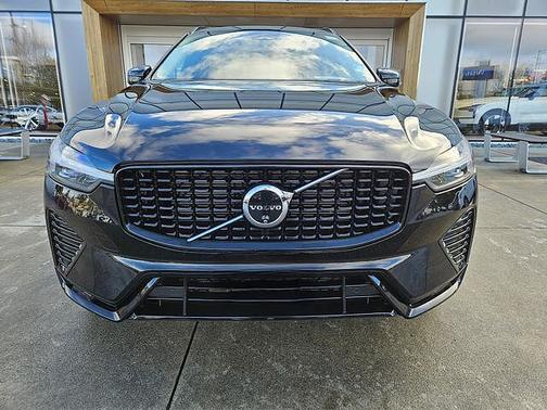 2025 Volvo XC60 Plus