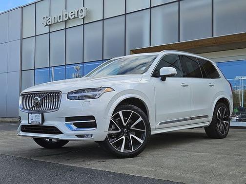 Crystal White 2023 Volvo XC90 Plus