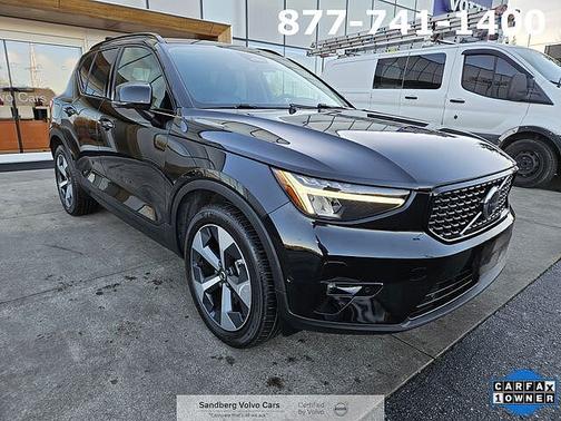 2023 Volvo XC40 B5 AWD Ultimate Dark