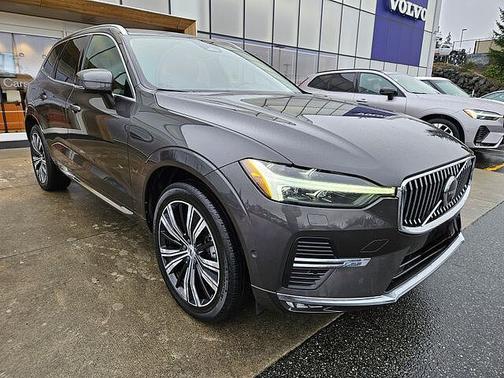 Platinum Grey 2023 Volvo XC60 Plus