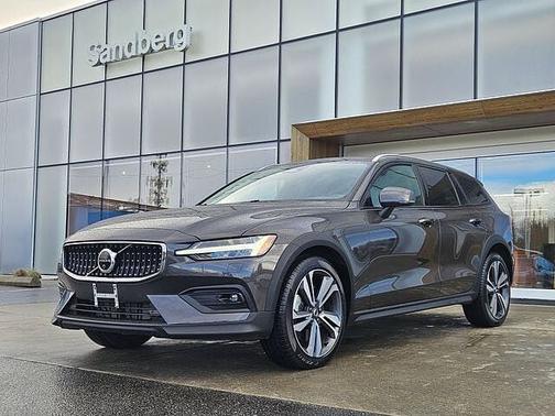 2025 Volvo V60 Cross Country Plus