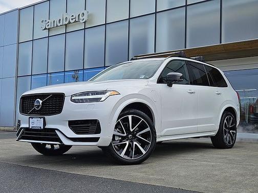 Crystal White 2023 Volvo XC90 Plus