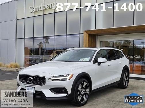 2024 Volvo V60 Cross Country B5 Plus