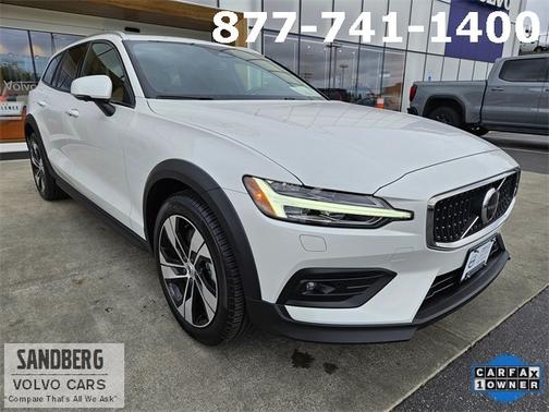 2024 Volvo V60 Cross Country B5 Plus
