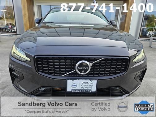 2024 Volvo S60 B5 Plus Dark