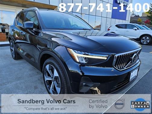 2025 Volvo XC40 B5 Plus Bright Theme