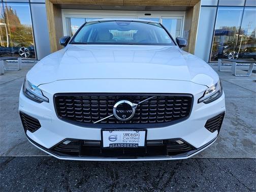 2025 Volvo S90 Plug-In Hybrid T8 Plus