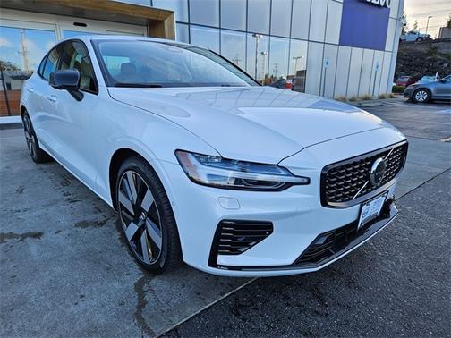 2025 Volvo S90 Plug-In Hybrid T8 Plus