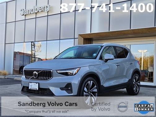 2024 Volvo XC40 B5 Plus Bright