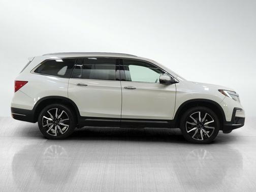 White 2019 Honda Pilot Touring 8-Passenger