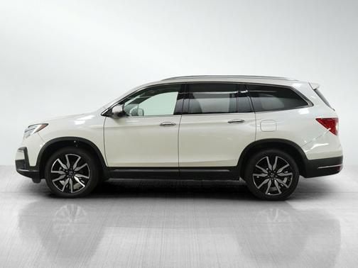 White 2019 Honda Pilot Touring 8-Passenger