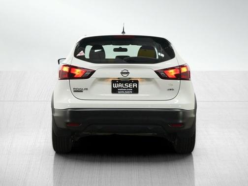 Glacier White 2018 Nissan Rogue Sport S