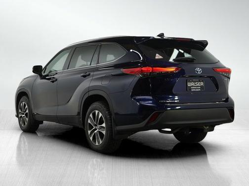 2022 Toyota Highlander Hybrid Hybrid XLE