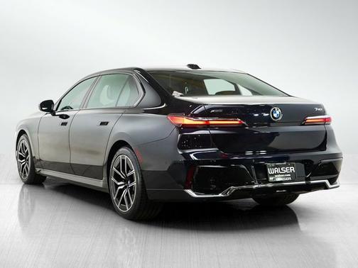 Carbon Black Metallic 2025 BMW 740 740i xDrive