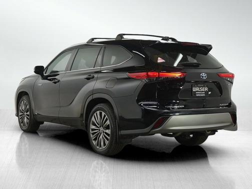 2021 Toyota Highlander Hybrid Platinum