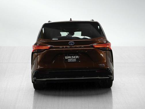 2021 Toyota Sienna Limited 7-Passenger
